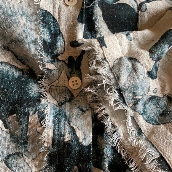 Raquel Allegra blue floral print button up shirt - Picture 7 of 7